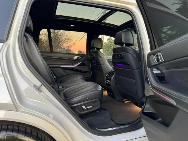 5UXCX4C54KLS35945 - 2019 BMW X7 XDRIVE50I WHITE photo 6