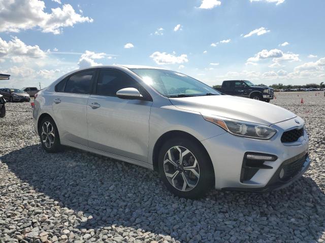 3KPF24AD8KE007236 - 2019 KIA FORTE FE SILVER photo 4