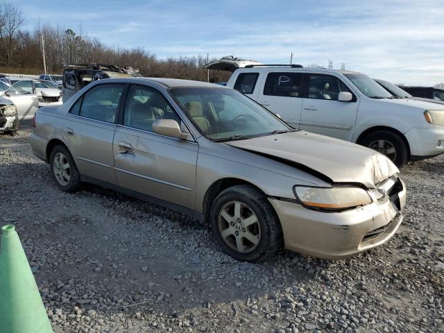 1HGCG5670YA039544 - 2000 HONDA ACCORD SE GOLD photo 4