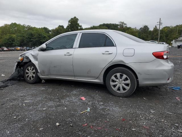 5YFBU4EEXDP196775 - 2013 TOYOTA COROLLA BASE Серебристый фото 2