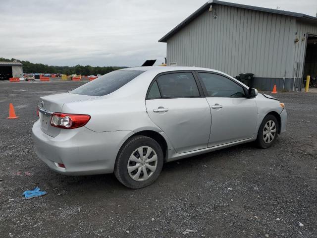 5YFBU4EEXDP196775 - 2013 TOYOTA COROLLA BASE Серебристый фото 3