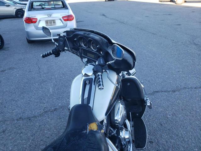 1HD1FC4128Y650788 - 2008 HARLEY-DAVIDSON FLHTCUI თეთრი ფოტო 5