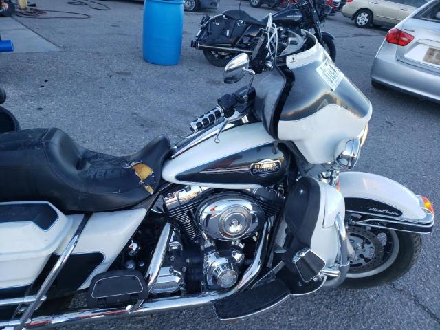 1HD1FC4128Y650788 - 2008 HARLEY-DAVIDSON FLHTCUI WHITE photo 9