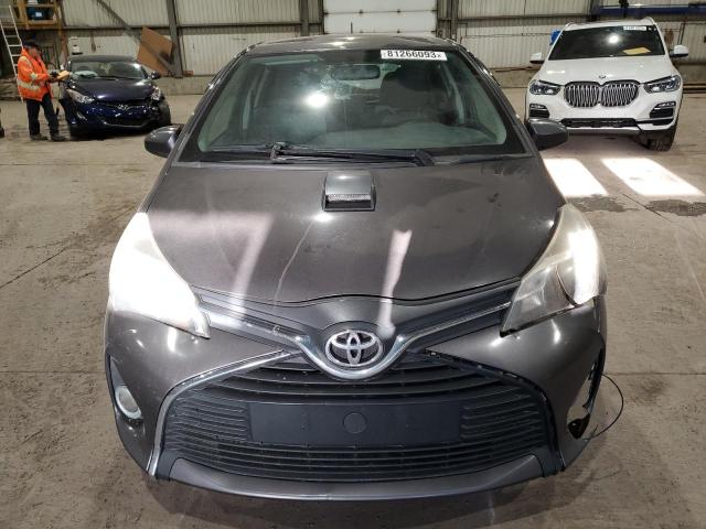 VNKKTUD33FA044063 - 2015 TOYOTA YARIS GRAY photo 5