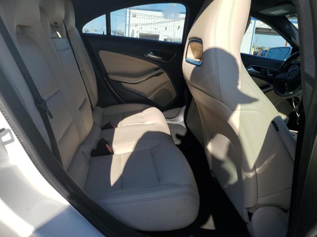 WDDSJ4EB0KN767320 - 2019 MERCEDES-BENZ CLA 250 白色 照片 10