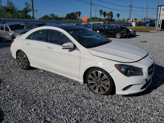 WDDSJ4EB0KN767320 - 2019 MERCEDES-BENZ CLA 250 白色 照片 4