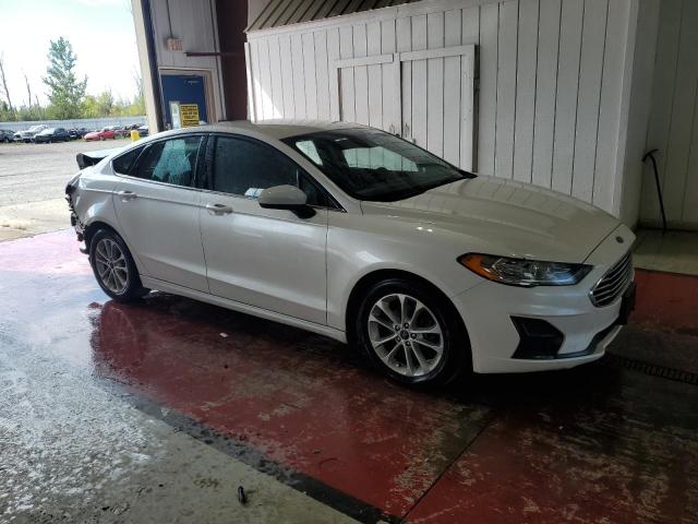 3FA6P0HD3KR165143 - 2019 FORD FUSION SE Beyaz fotoğraf 4