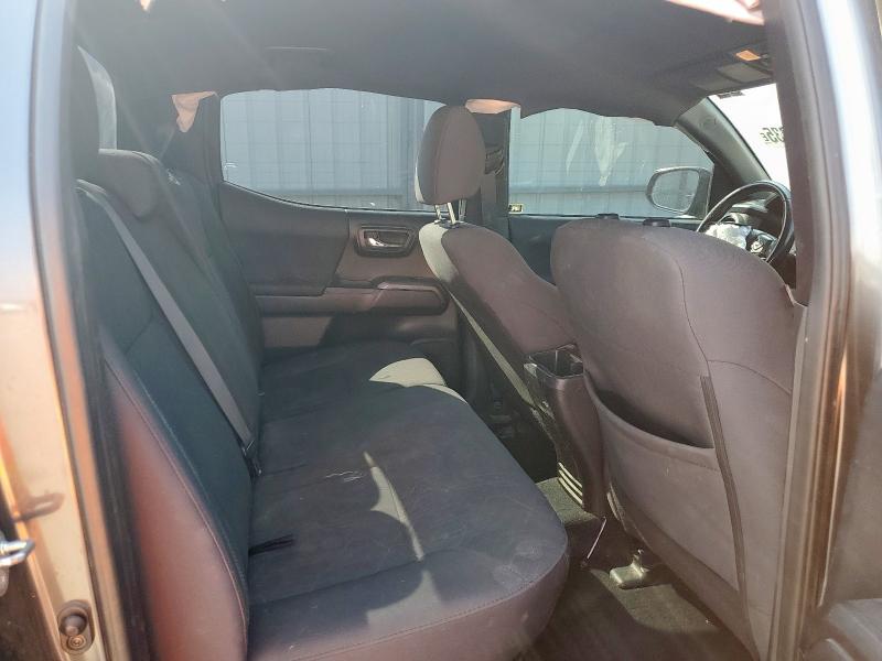 3TMCZ5AN8GM018179 - 2016 TOYOTA TACOMA DOUBLE CAB GRAY photo 10