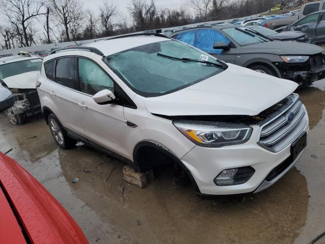 1FMCU0GD3HUC00929 - 2017 FORD ESCAPE SE WHITE photo 4