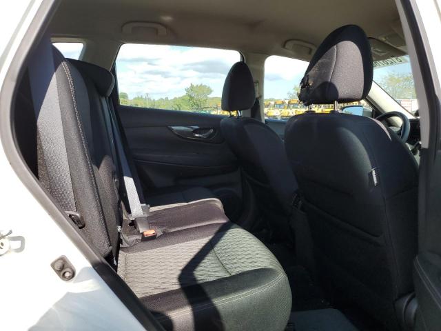 5N1AT2MVXJC761093 - 2018 NISSAN ROGUE S WHITE photo 11