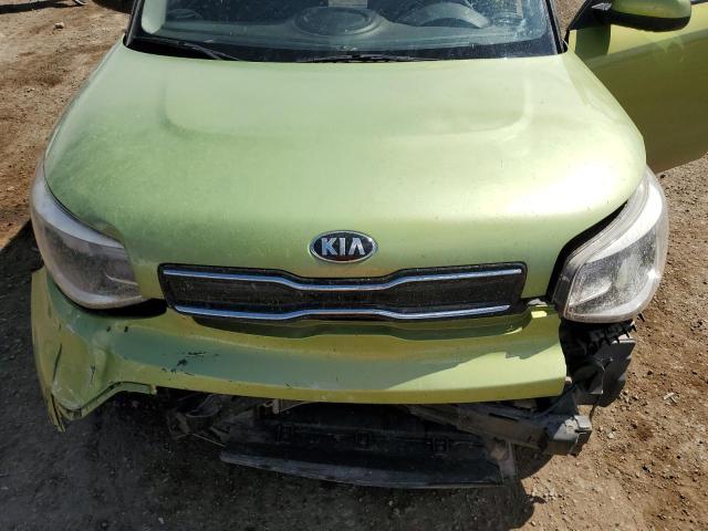 KNDJP3A55J7892377 - 2018 KIA SOUL + GREEN photo 11
