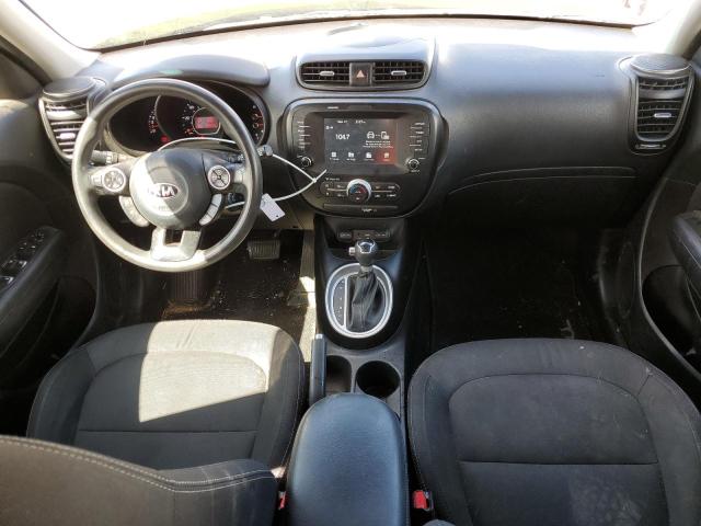 KNDJP3A55J7892377 - 2018 KIA SOUL + GREEN photo 8