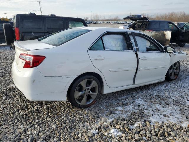 4T1BK1FK3DU528739 - 2013 TOYOTA CAMRY SE WHITE photo 3