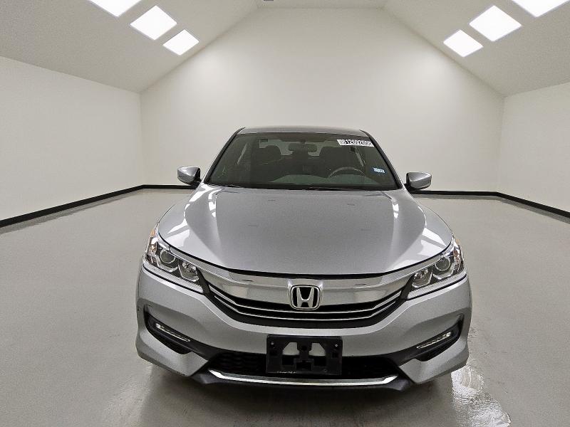 1HGCR2F50HA141496 - 2017 HONDA ACCORD SPORT 银色 照片 5