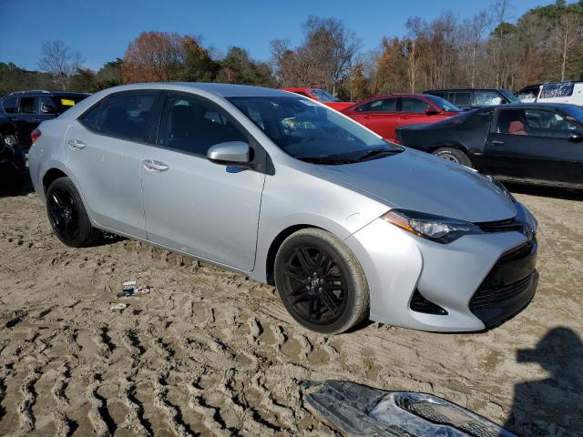 5YFBURHE5HP641163 - 2017 TOYOTA COROLLA L SILVER photo 4