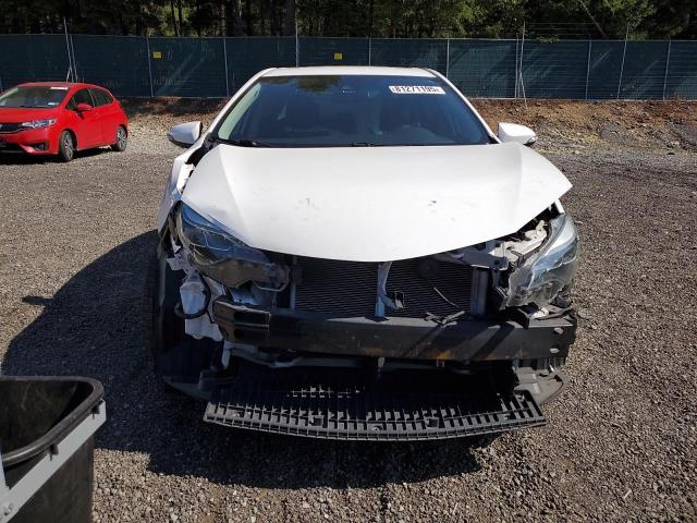 2T1BURHE6JC020116 - 2018 TOYOTA COROLLA L Biały zdjęcie 5