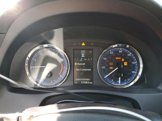 2T1BURHE6JC020116 - 2018 TOYOTA COROLLA L Biały zdjęcie 9