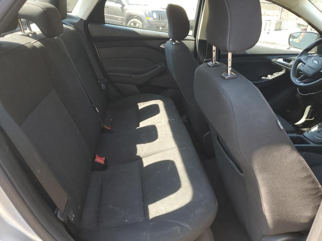 1FADP3F26JL269553 - 2018 FORD FOCUS SE SILVER photo 10