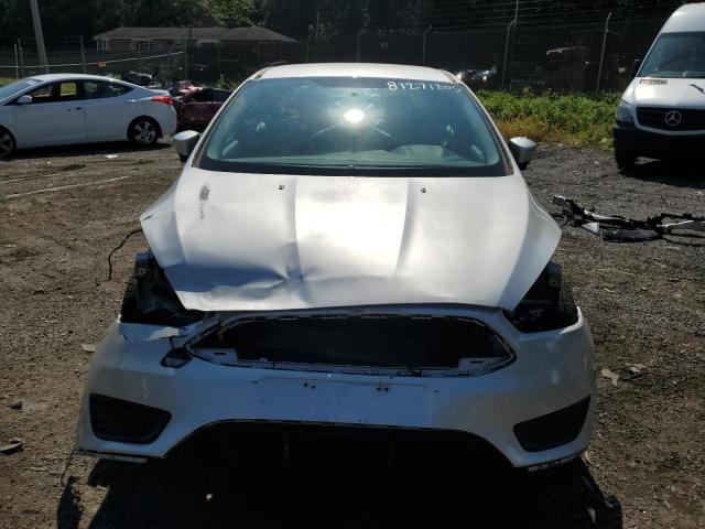1FADP3F26JL269553 - 2018 FORD FOCUS SE SILVER photo 5