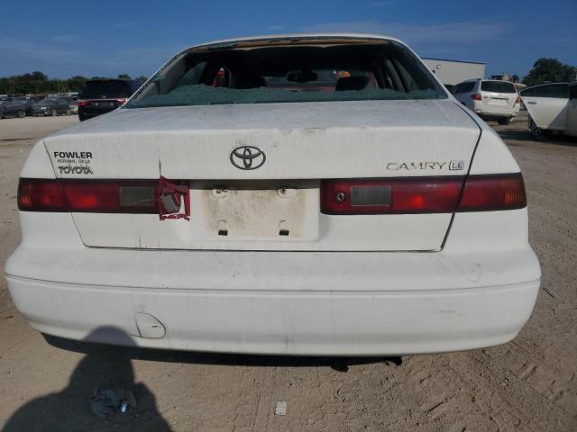 JT2BG22K2W0228985 - 1998 TOYOTA CAMRY CE WHITE photo 6