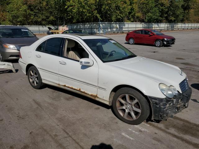 WDBRF92H97F876939 - 2007 MERCEDES-BENZ C 280 4MATIC WHITE photo 4
