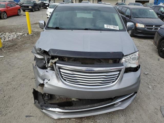 2C4RC1GG9FR546396 - 2015 CHRYSLER TOWN & COU LIMITED PLATINUM SILVER photo 5