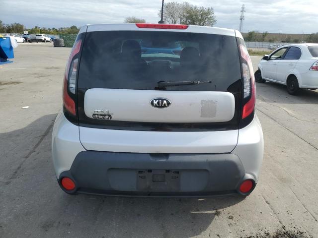 KNDJN2A20G7851315 - 2016 KIA SOUL SILVER photo 6