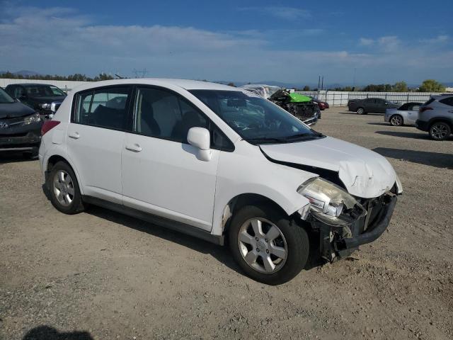 3N1BC13E97L367394 - 2007 NISSAN VERSA S 白色 照片 4