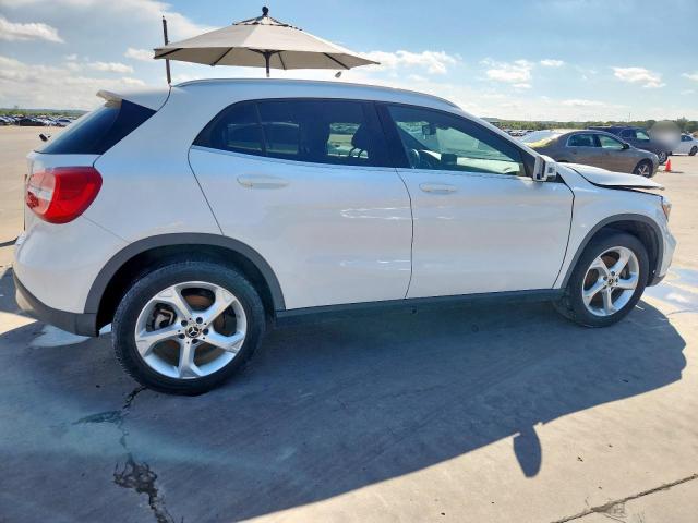 WDCTG4EB0JJ477835 - 2018 MERCEDES-BENZ GLA 250 Beyaz fotoğraf 3