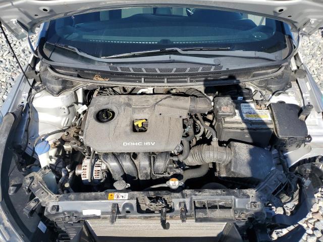 3KPFK4A70JE275433 - 2018 KIA FORTE LX فضي صورة 11