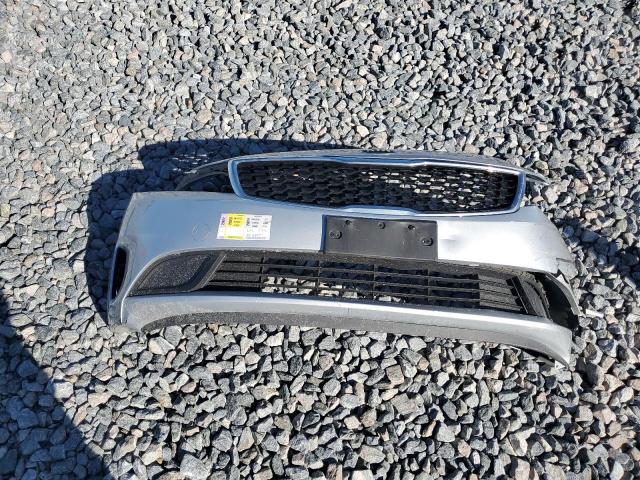 3KPFK4A70JE275433 - 2018 KIA FORTE LX فضي صورة 12