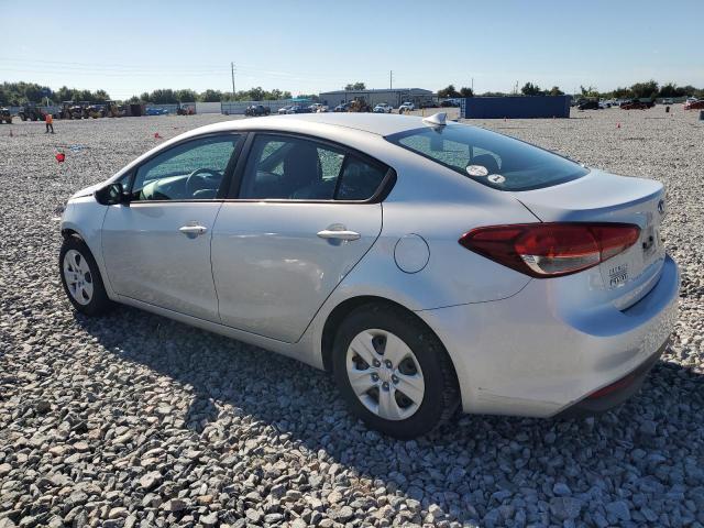 3KPFK4A70JE275433 - 2018 KIA FORTE LX فضي صورة 2