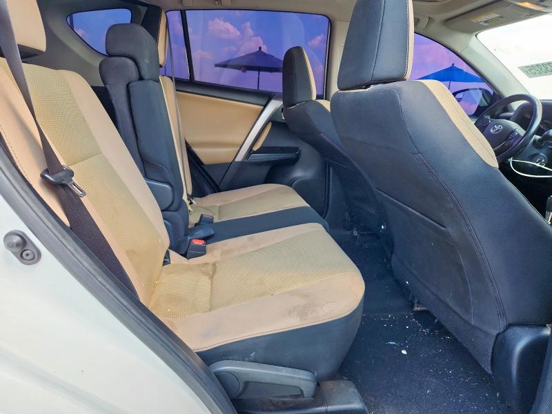 JTMWFREV7HJ122877 - 2017 TOYOTA RAV4 XLE 白色 照片 11