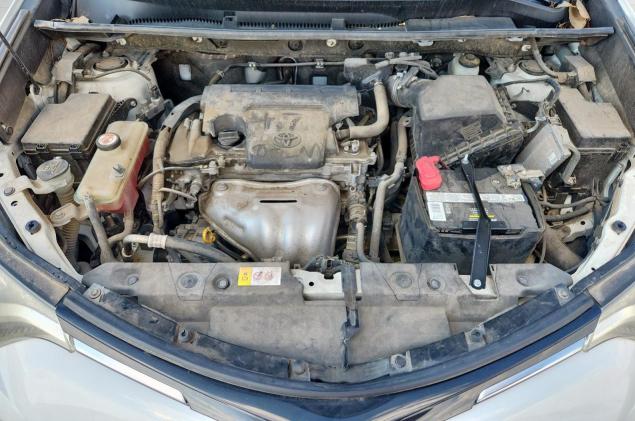 JTMWFREV7HJ122877 - 2017 TOYOTA RAV4 XLE 白色 照片 12