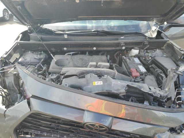 2T3K1RFV8RW347887 - 2024 TOYOTA RAV4 LE 银色 照片 12