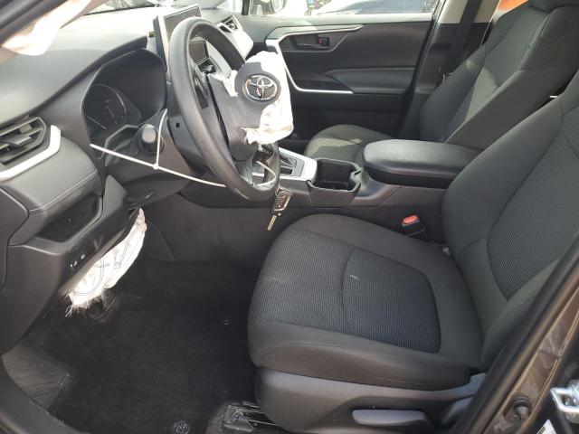 2T3K1RFV8RW347887 - 2024 TOYOTA RAV4 LE 银色 照片 7