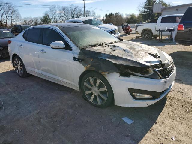 5XXGR4A60CG015521 - 2012 KIA OPTIMA SX WHITE photo 4