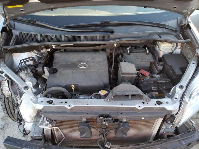 5TDYK3DC2GS747870 - 2016 TOYOTA SIENNA XLE SILVER photo 12