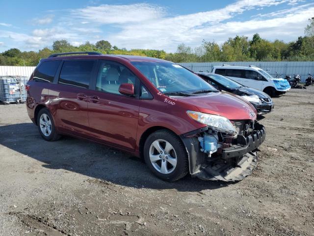 5TDKK3DC1FS563170 - 2015 TOYOTA SIENNA LE RED photo 4