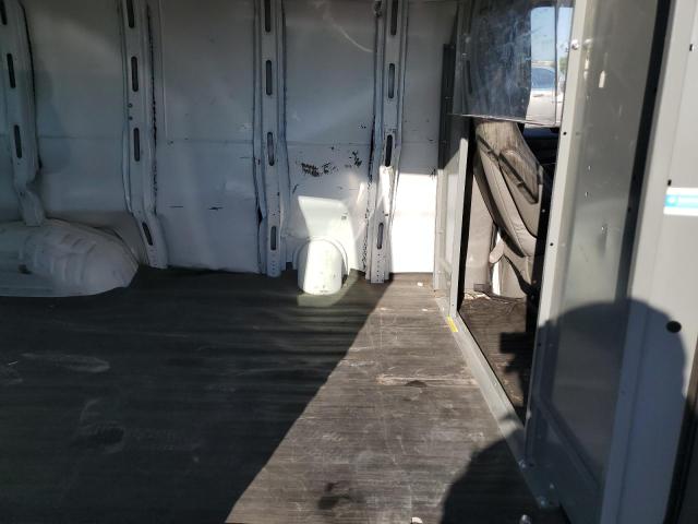 1GCWGFCG9F1280313 - 2015 CHEVROLET EXPRESS G2500 WHITE photo 11