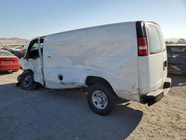 1GCWGFCG9F1280313 - 2015 CHEVROLET EXPRESS G2500 WHITE photo 2