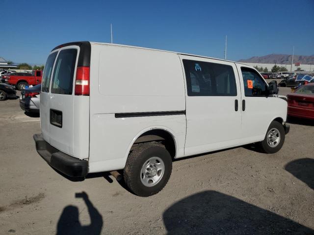 1GCWGFCG9F1280313 - 2015 CHEVROLET EXPRESS G2500 WHITE photo 3