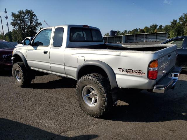 5TEWN72NX2Z070220 - 2002 TOYOTA TACOMA XTRACAB Srebrny zdjęcie 2