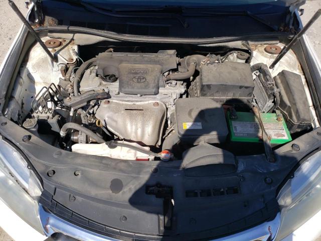 4T4BF1FK9GR569178 - 2016 TOYOTA CAMRY LE Biały zdjęcie 11