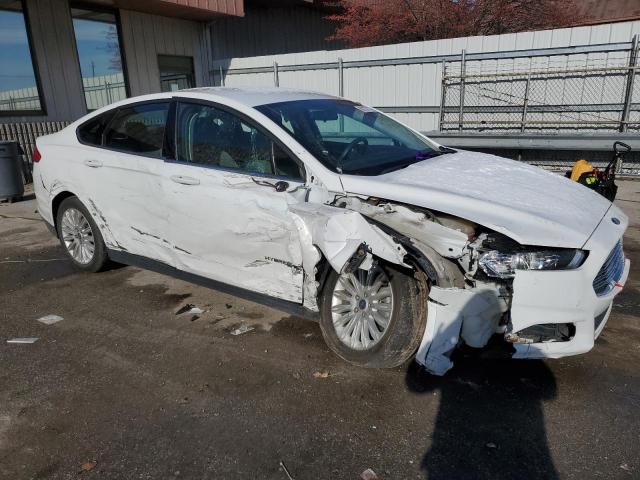 3FA6P0UU8GR155978 - 2016 FORD FUSION S HYBRID WHITE photo 4