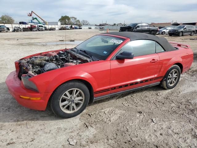 1ZVFT84NX55244526 - 2005 FORD MUSTANG RED photo 1