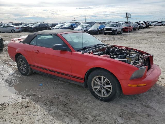 1ZVFT84NX55244526 - 2005 FORD MUSTANG RED photo 4