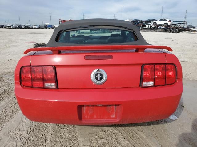 1ZVFT84NX55244526 - 2005 FORD MUSTANG RED photo 6