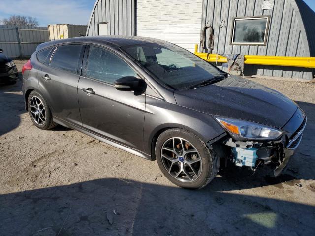 1FADP3K24FL222079 - 2015 FORD FOCUS SE GRAY photo 4