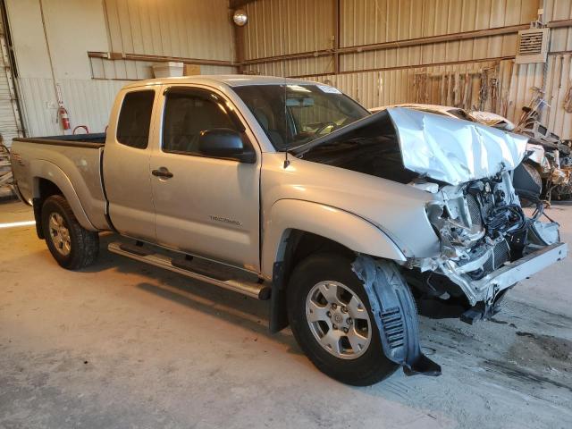 5TETU4GN0AZ677092 - 2010 TOYOTA TACOMA PRERUNNER ACCESS CAB SILVER photo 4